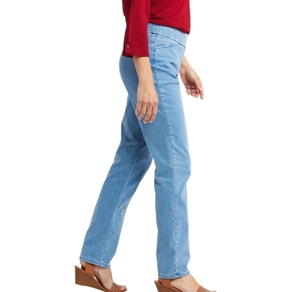Chic Classic Collection Pull-On Straight Leg Jeans Size 18 NWOT - Picture 2 of 10